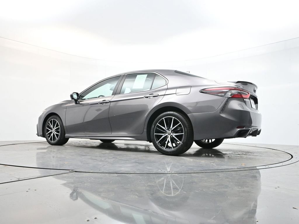 Used 2024 Toyota Camry SE image 33