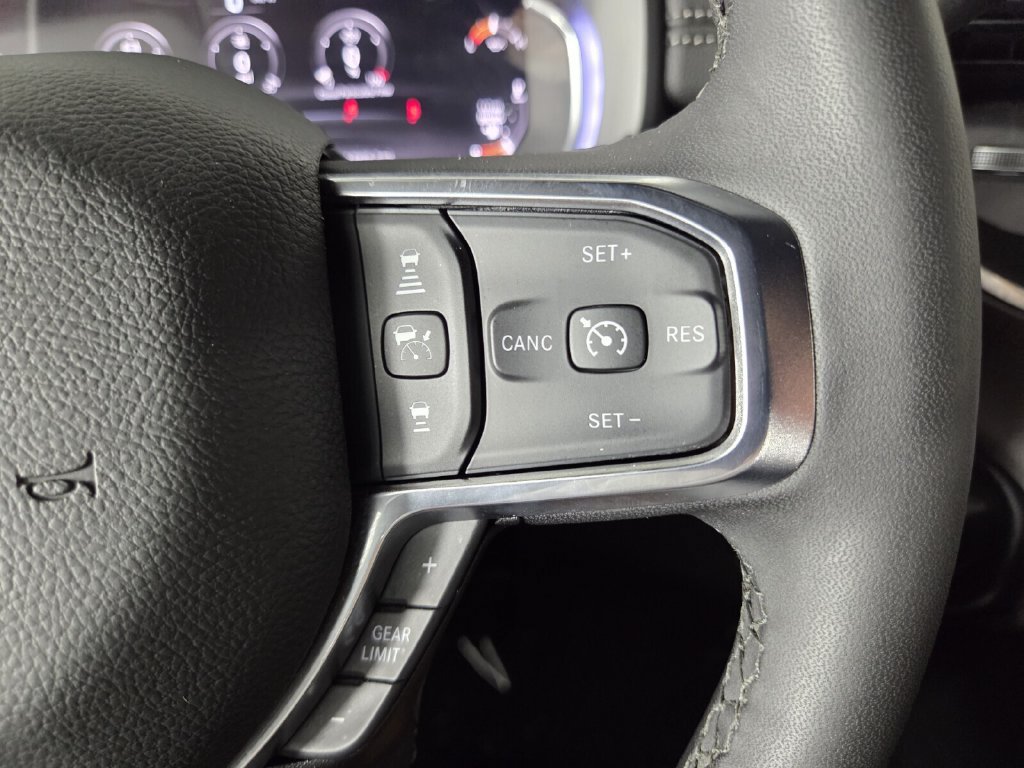 Used 2026 RAM 2500 Laramie AWD/4WD image 17