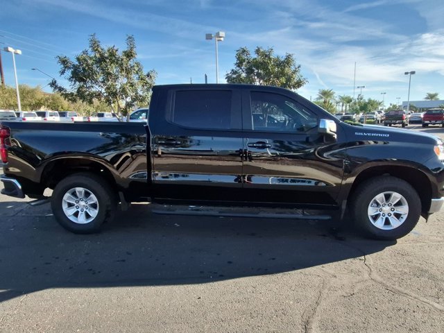 Used 2022 Chevrolet Silverado 1500 LT RWD image 4