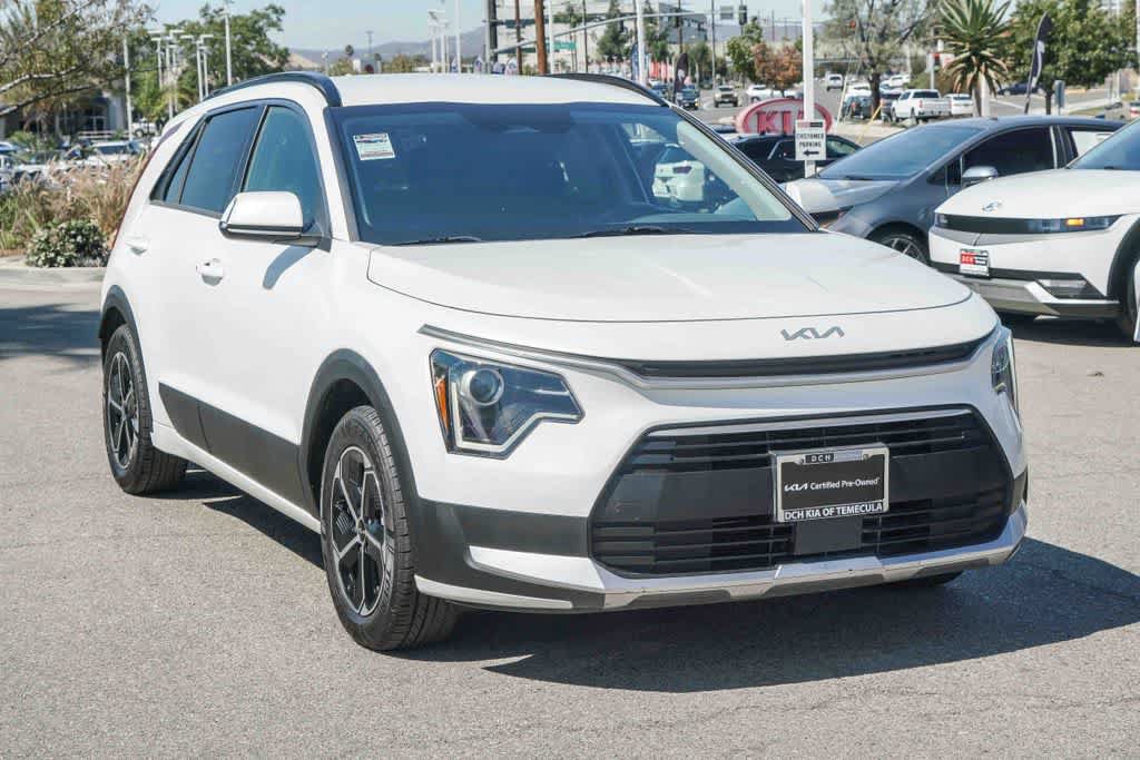 Certified 2023 Kia Niro EX FWD image 3