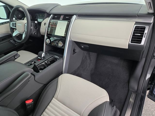 New 2026 Land Rover Discovery Limited Edition AWD/4WD image 18