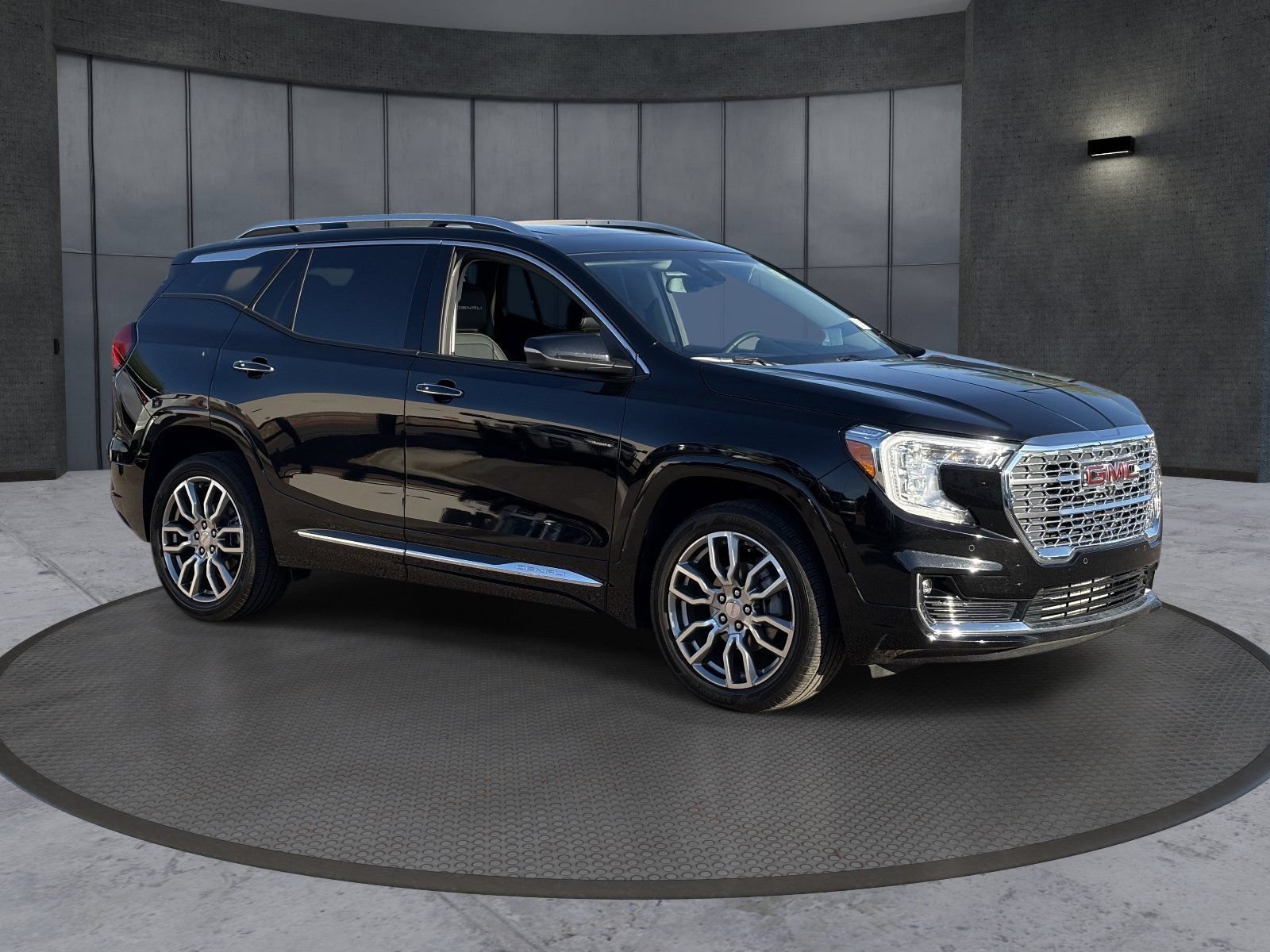 Certified 2024 GMC Terrain Denali w/ Denali Premium Package AWD/4WD image 8