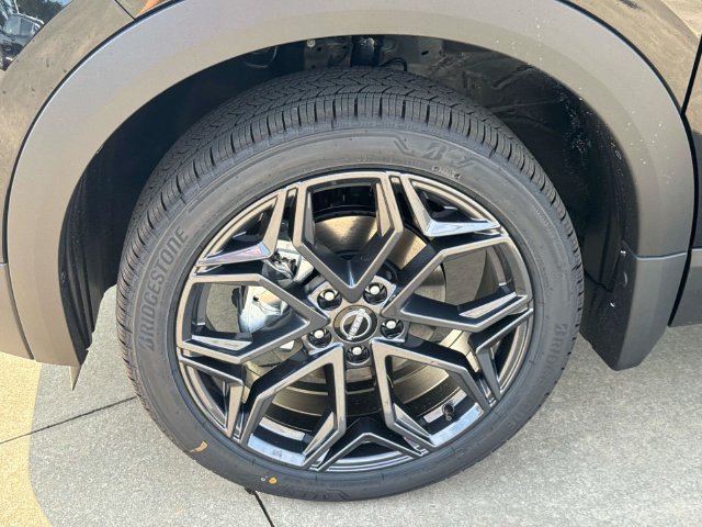 New 2027 Nissan Kicks SR FWD image 5