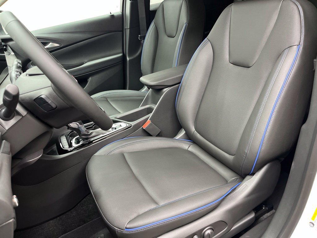 New 2026 Buick Encore GX Sport Touring w/ Advanced Technology Package FWD image 8