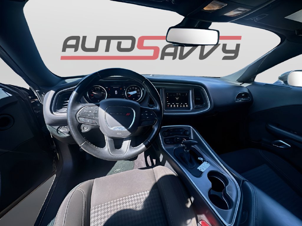 Used 2022 Dodge Challenger SXT RWD image 22