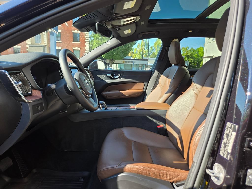 Certified 2023 Volvo XC60 B5 Plus w/ Climate Package AWD/4WD image 20
