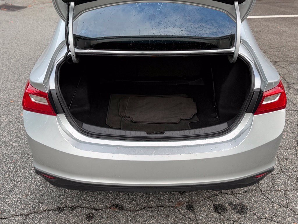 Used 2016 Chevrolet Malibu LT w/ Leather Package FWD image 19