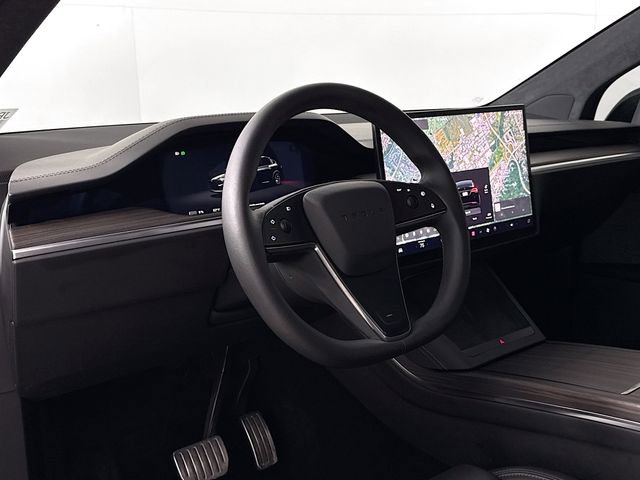 Used 2023 Tesla Model X image 9