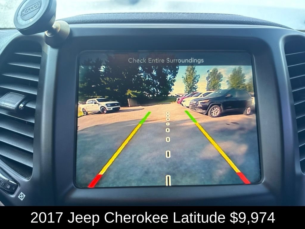 Used 2017 Jeep Cherokee Latitude FWD image 26