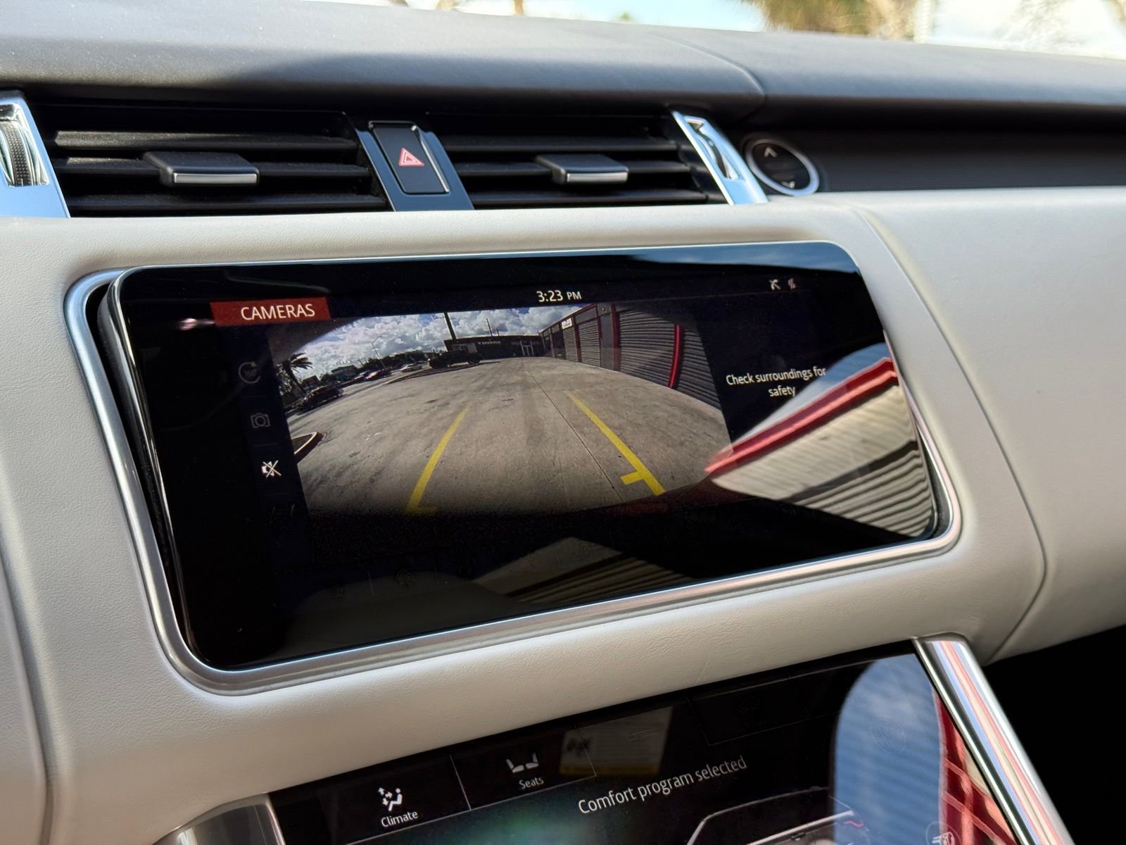 Used 2020 Land Rover Range Rover Sport SVR image 37