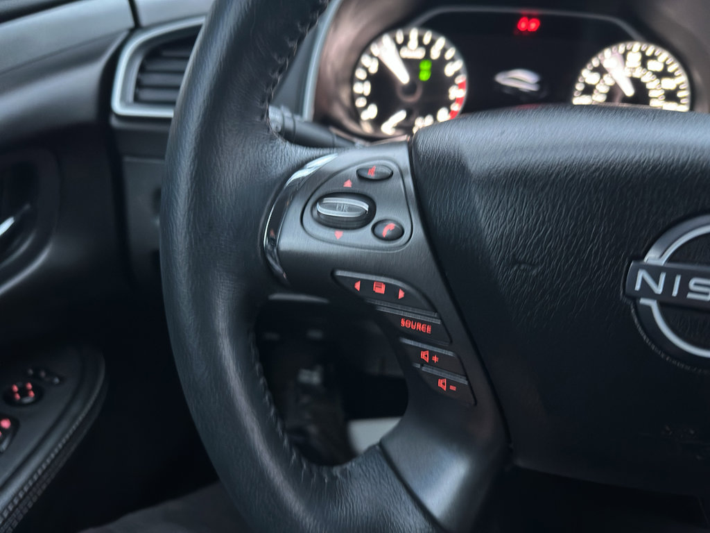 Used 2024 Nissan Murano SV w/ SV Midnight Edition Package image 17