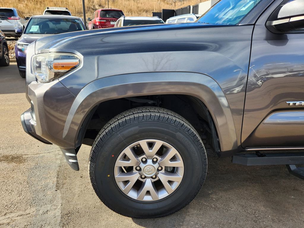 Used 2018 Toyota Tacoma SR5 image 9