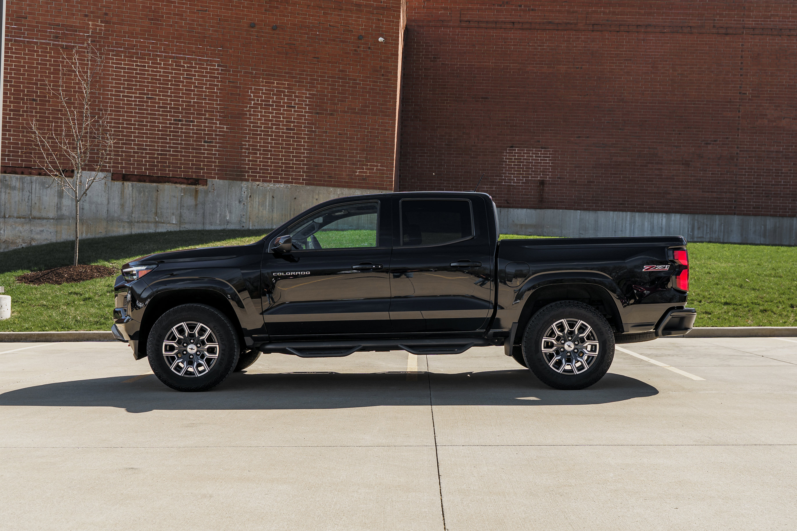Used 2024 Chevrolet Colorado Z71 w/ Z71 Convenience Package 2 image 6
