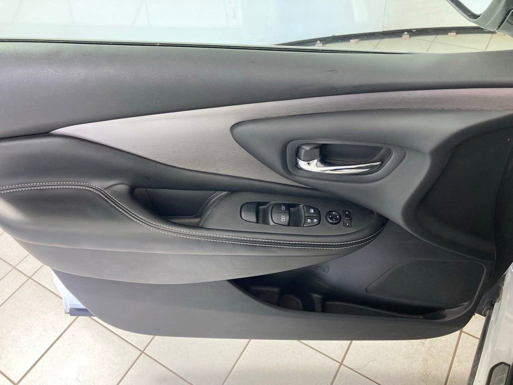 Used 2024 Nissan Murano SV AWD/4WD image 13