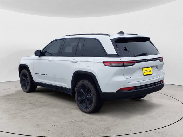 Used 2023 Jeep Grand Cherokee Altitude AWD/4WD image 3