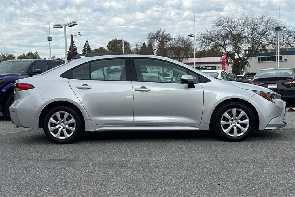 Certified 2025 Toyota Corolla LE image 2