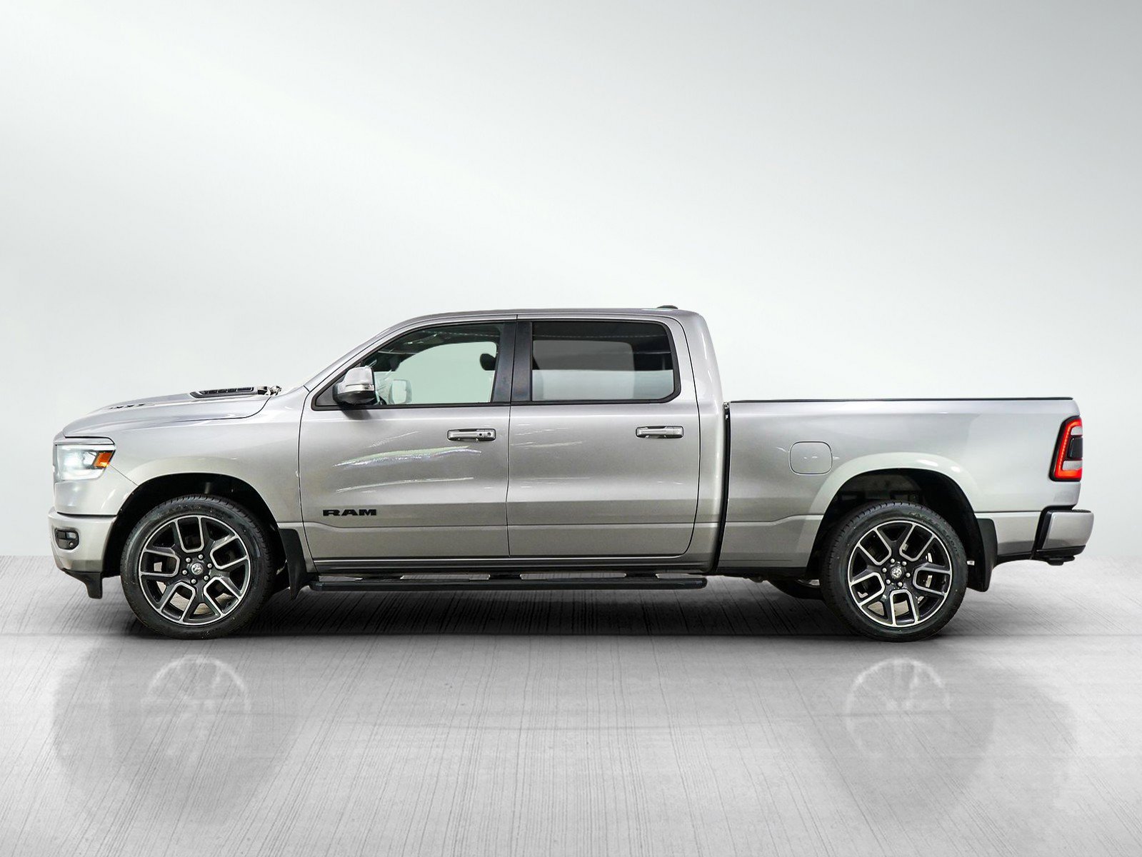 Used 2019 RAM 1500 Sport w/ Level 2 Equipment Group AWD/4WD image 2