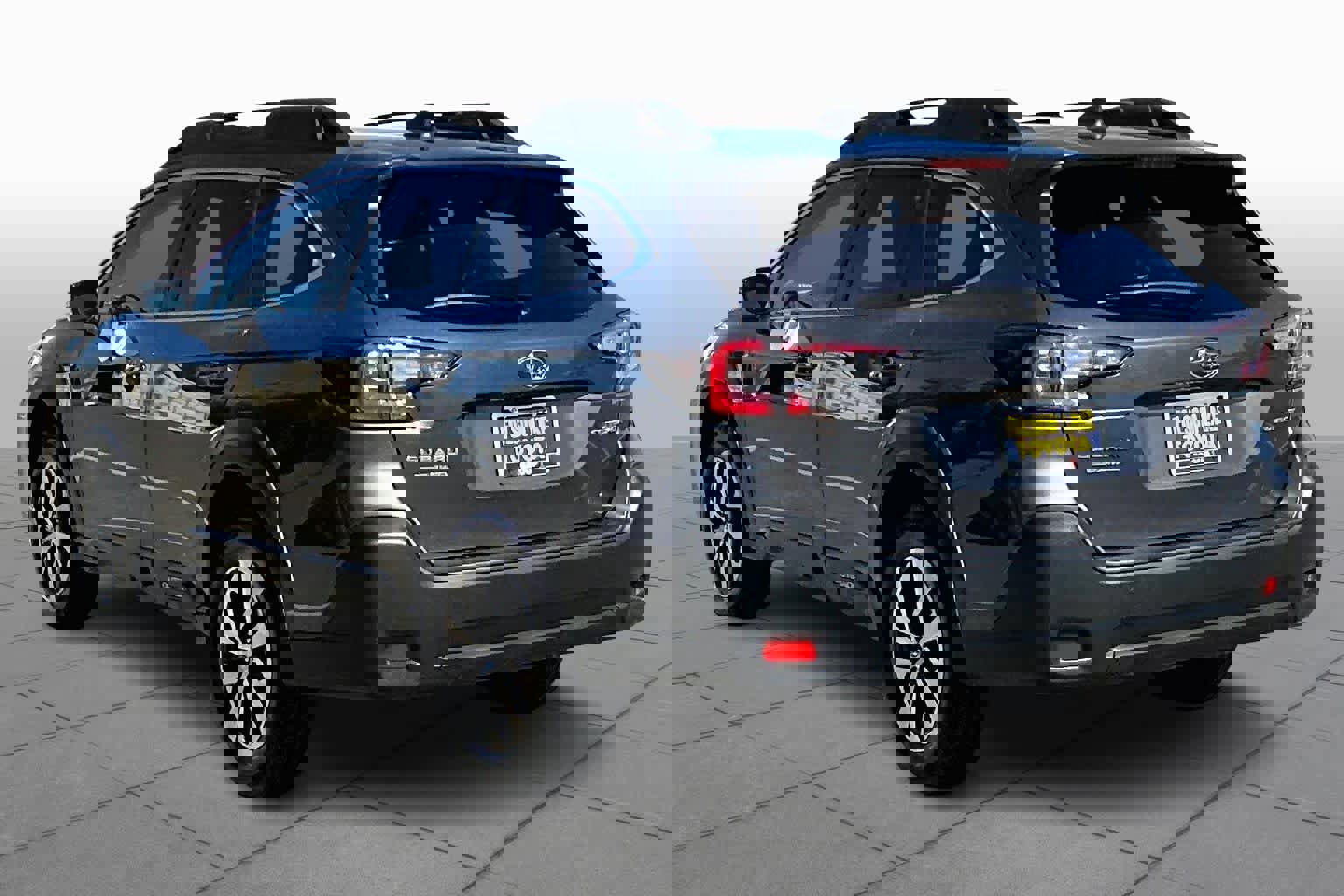 Used 2023 Subaru Outback Premium image 11