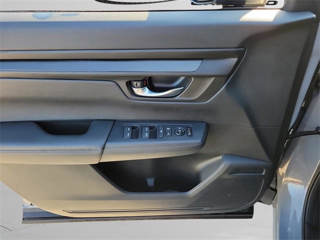 Used 2025 Honda CR-V EX image 12