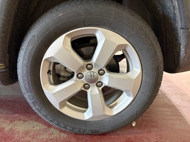 Used 2018 Jeep Compass Latitude w/ Popular Equipment Group AWD/4WD image 19