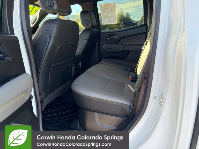 Used 2025 Chevrolet Colorado ZR2 w/ Technology Package AWD/4WD image 15