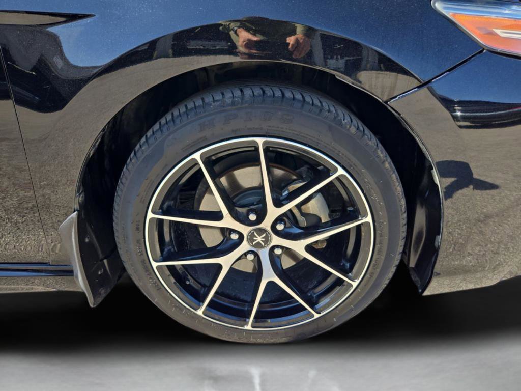 Used 2019 Toyota Camry XSE image 32