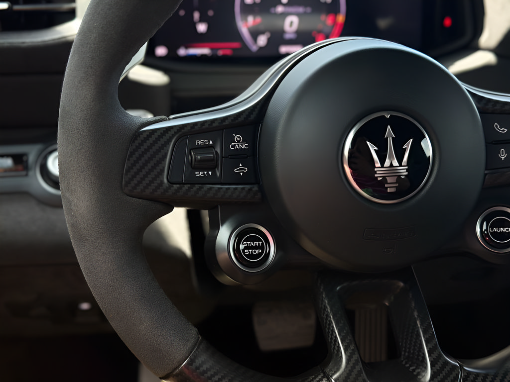 Used 2022 Maserati MC20 Coupe RWD image 17
