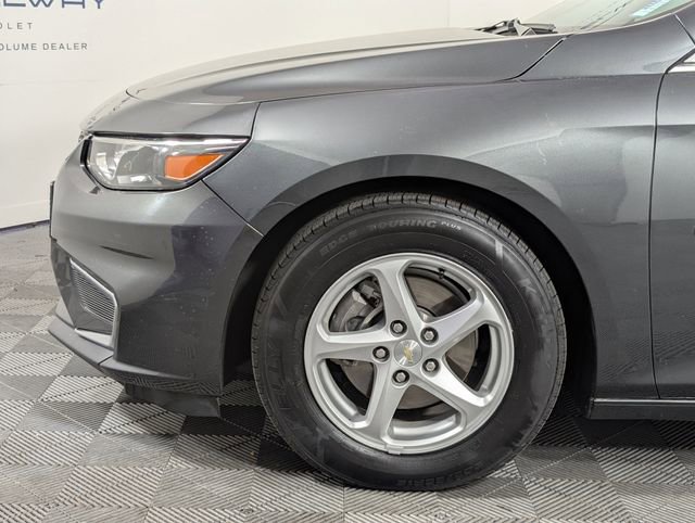 Used 2017 Chevrolet Malibu LS image 3