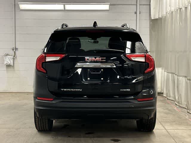 Used 2022 GMC Terrain SLE w/ Driver Convenience Package AWD/4WD image 4
