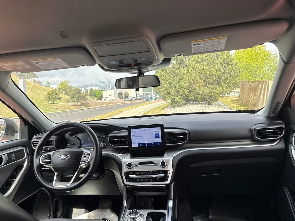 Used 2021 Ford Explorer XLT w/ Equipment Group 202A AWD/4WD image 27