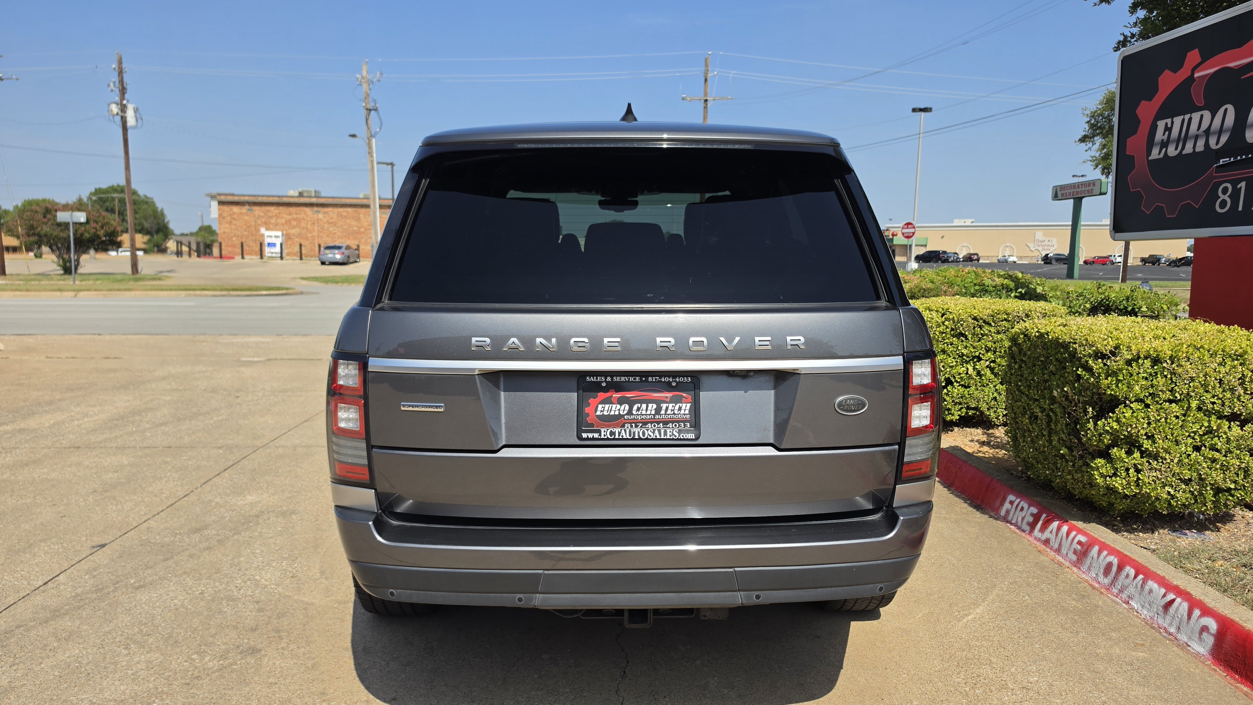 Used 2017 Land Rover Range Rover Supercharged AWD/4WD image 4