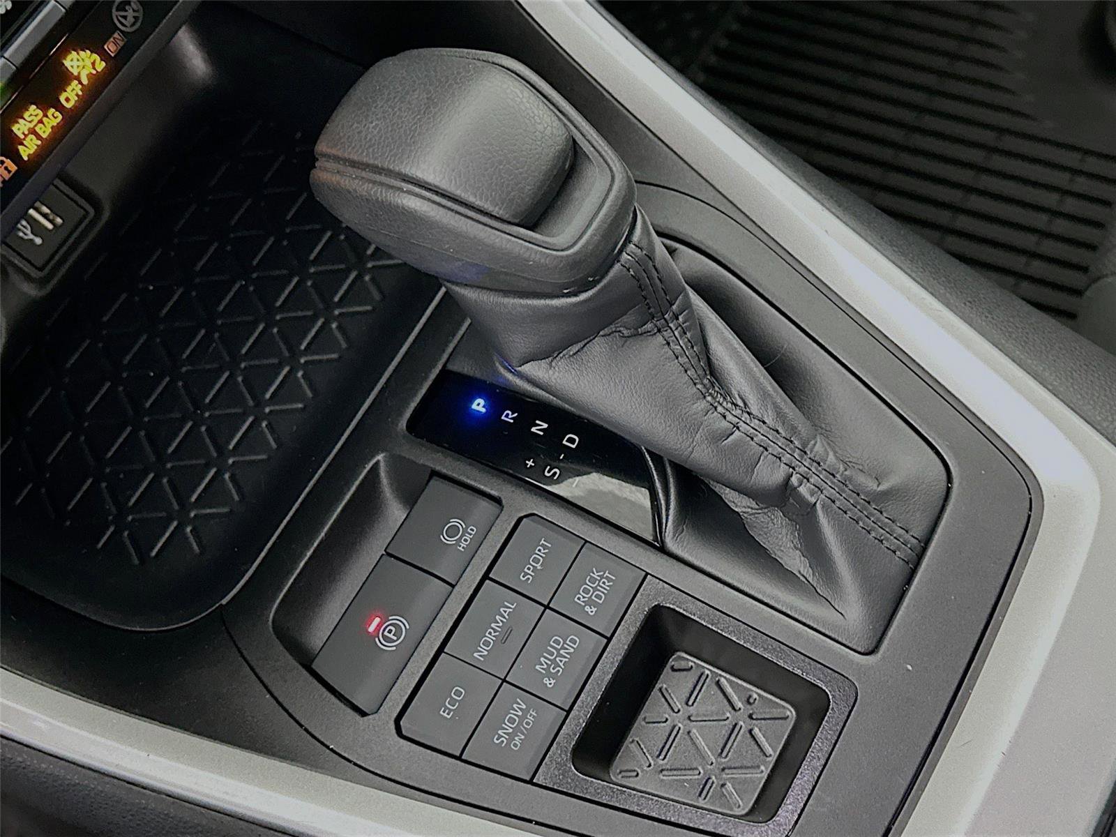 Certified 2025 Toyota RAV4 XLE AWD/4WD image 15