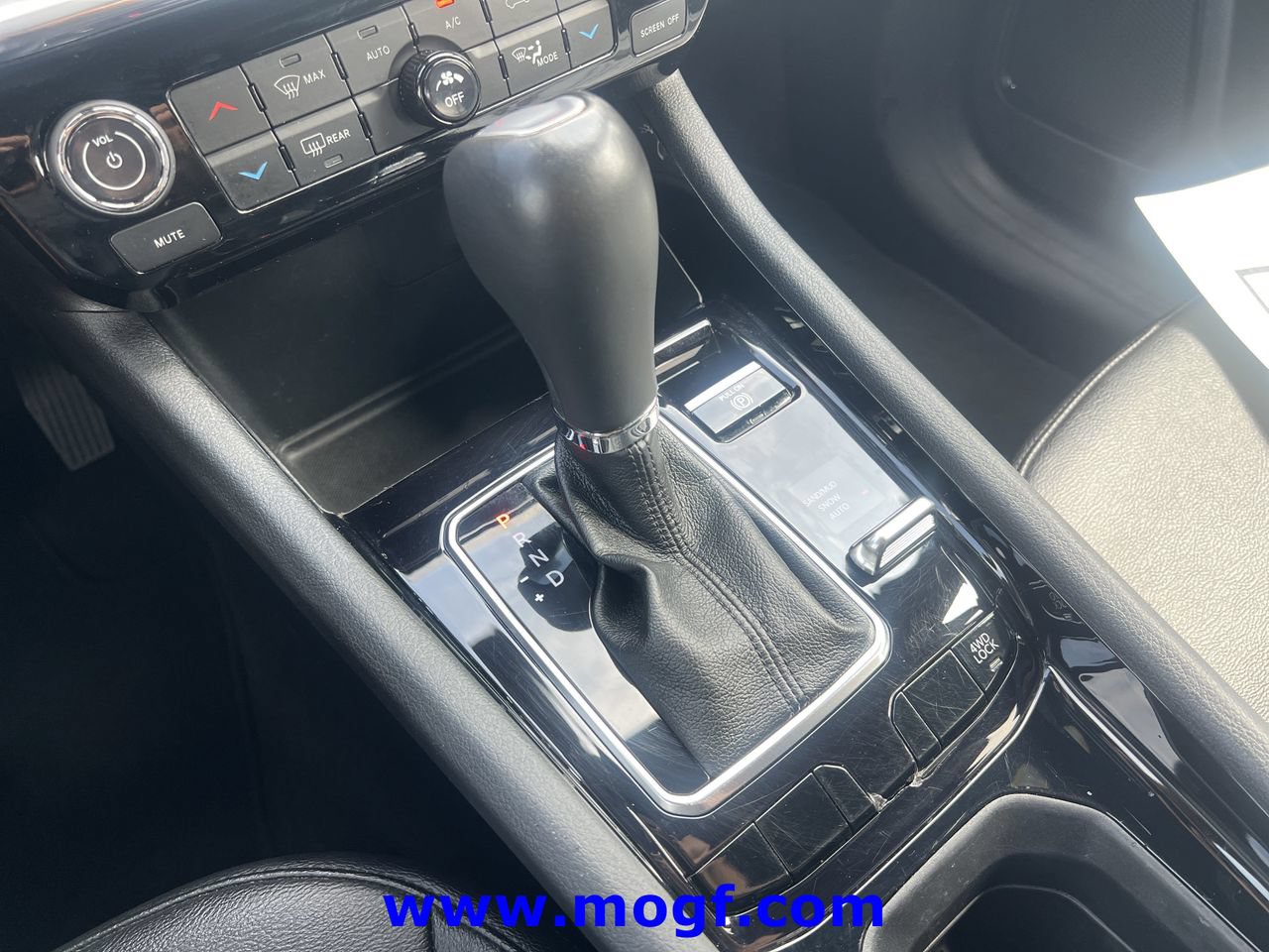 Used 2024 Jeep Compass Limited AWD/4WD image 12
