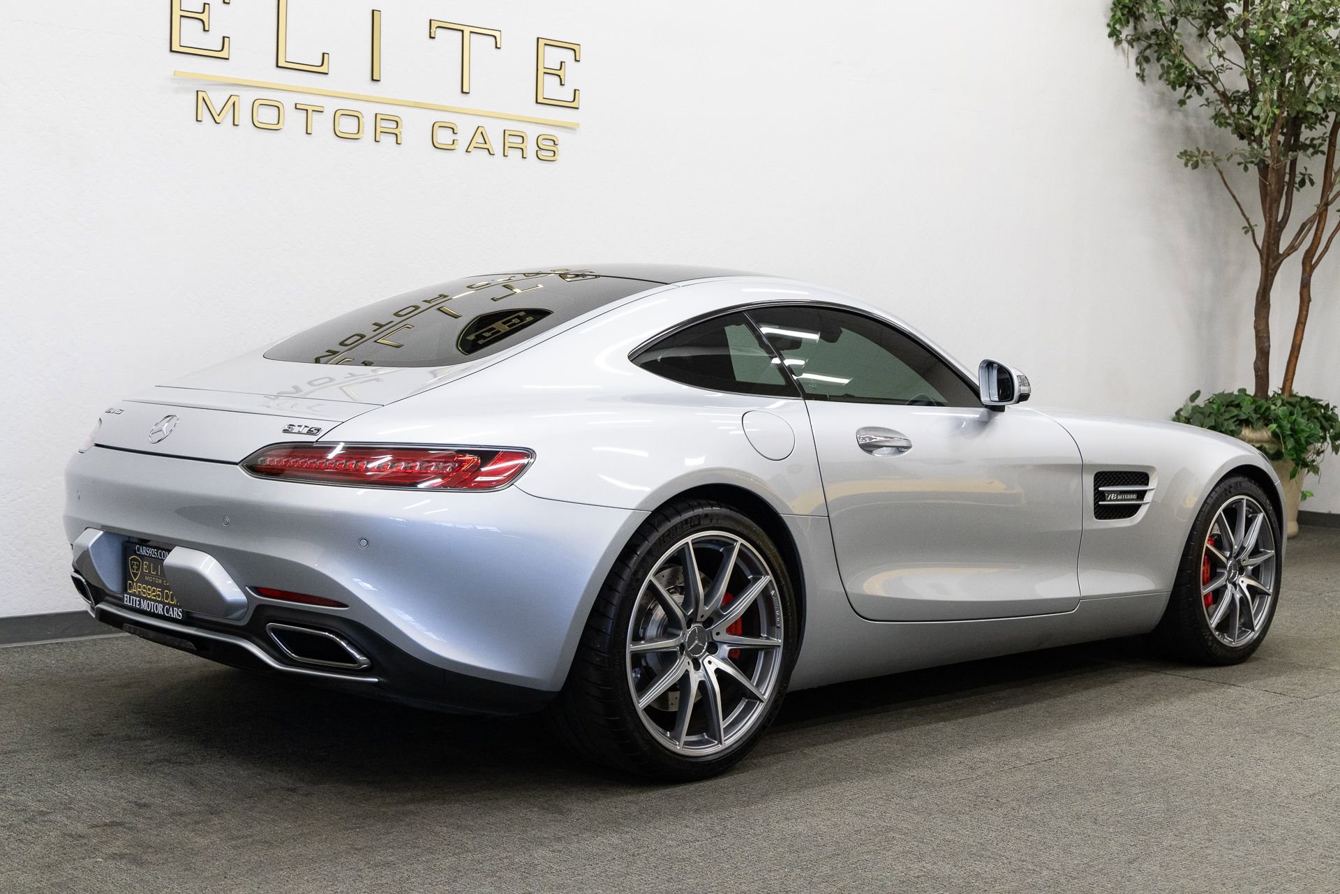 Used 2016 Mercedes-Benz AMG GT S w/ Exclusive Interior Package image 10