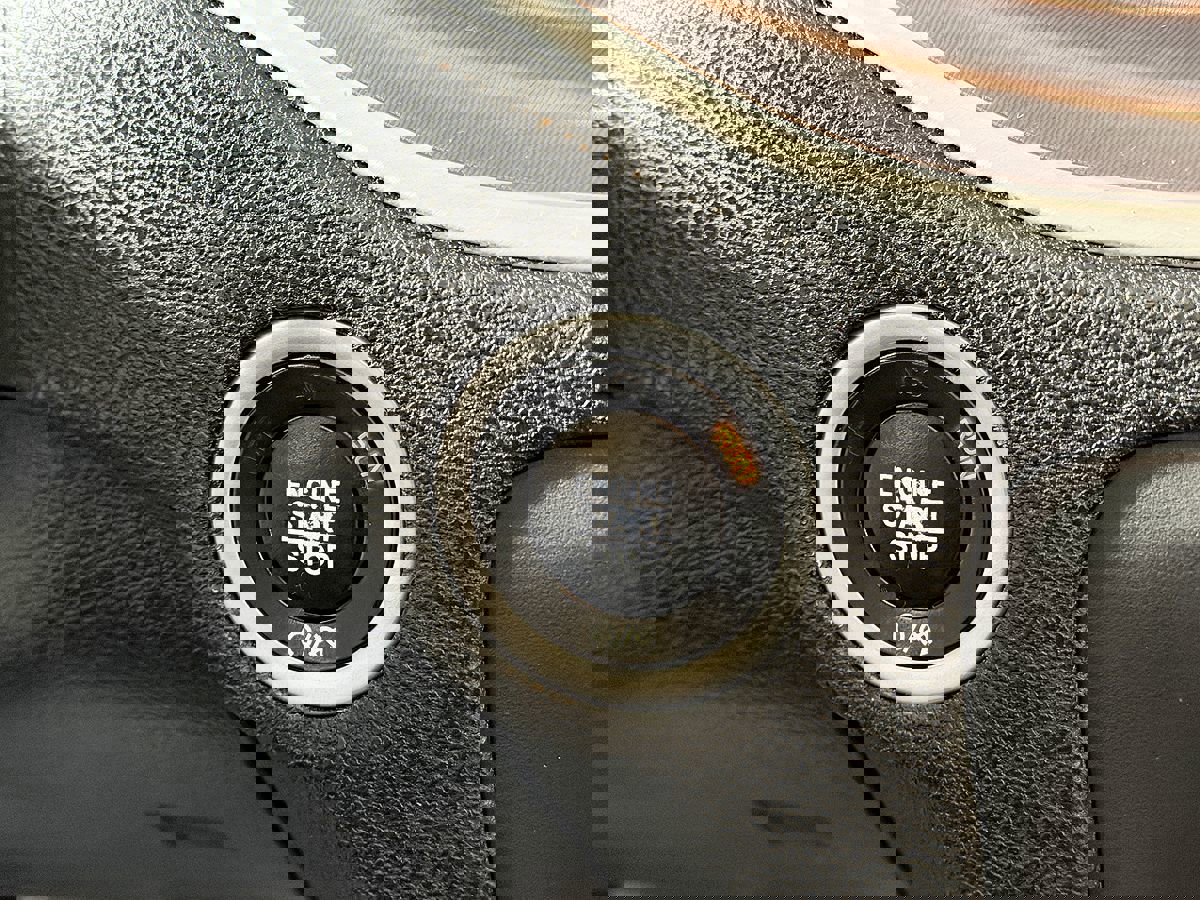 Used 2019 Dodge Charger SXT w/ Leather Interior Group RWD image 28