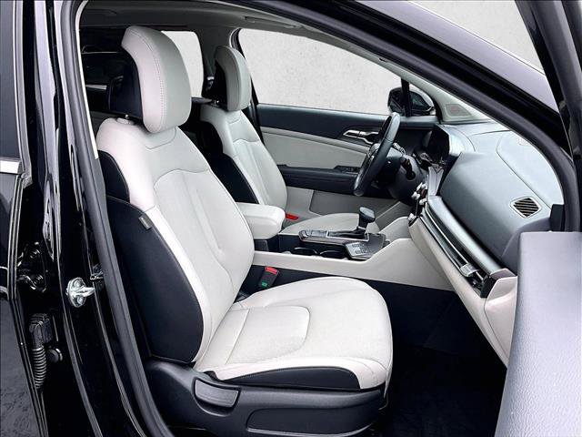 Used 2026 Kia Sportage EX w/ EX Panorama Roof Package FWD image 9