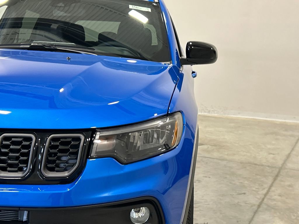 New 2026 Jeep Compass Latitude AWD/4WD image 10