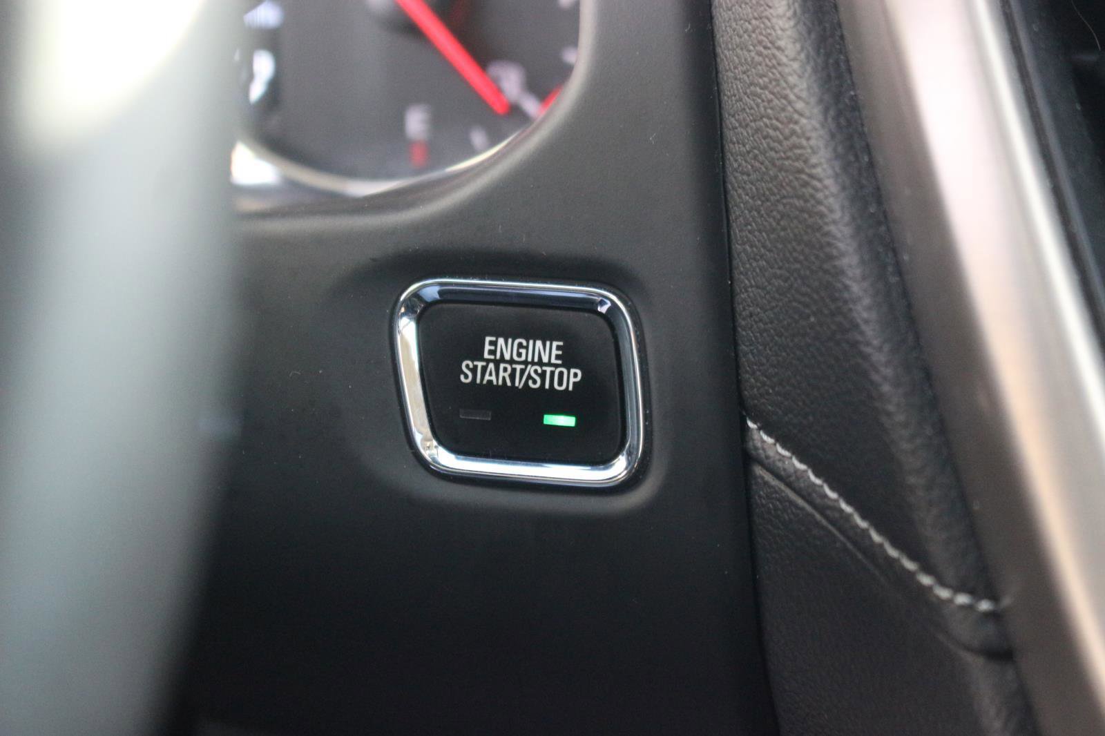 Used 2023 GMC Acadia Denali w/ Black Diamond Edition image 29