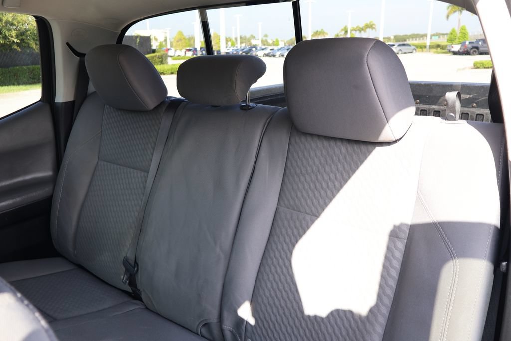 Used 2021 Toyota Tacoma SR5 RWD image 18