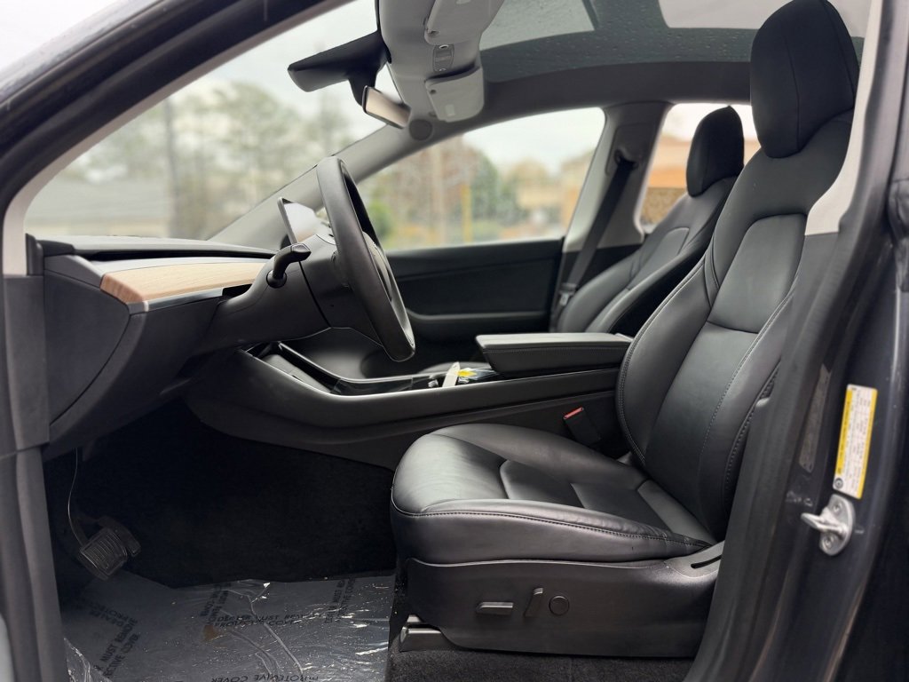 Used 2020 Tesla Model Y Long Range image 25