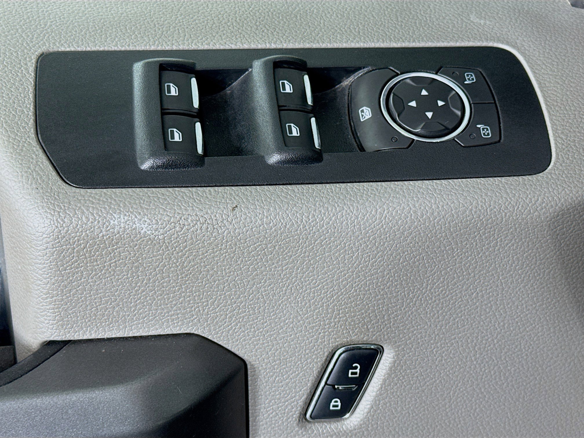 Used 2017 Ford F150 XLT w/ Trailer Tow Package image 21