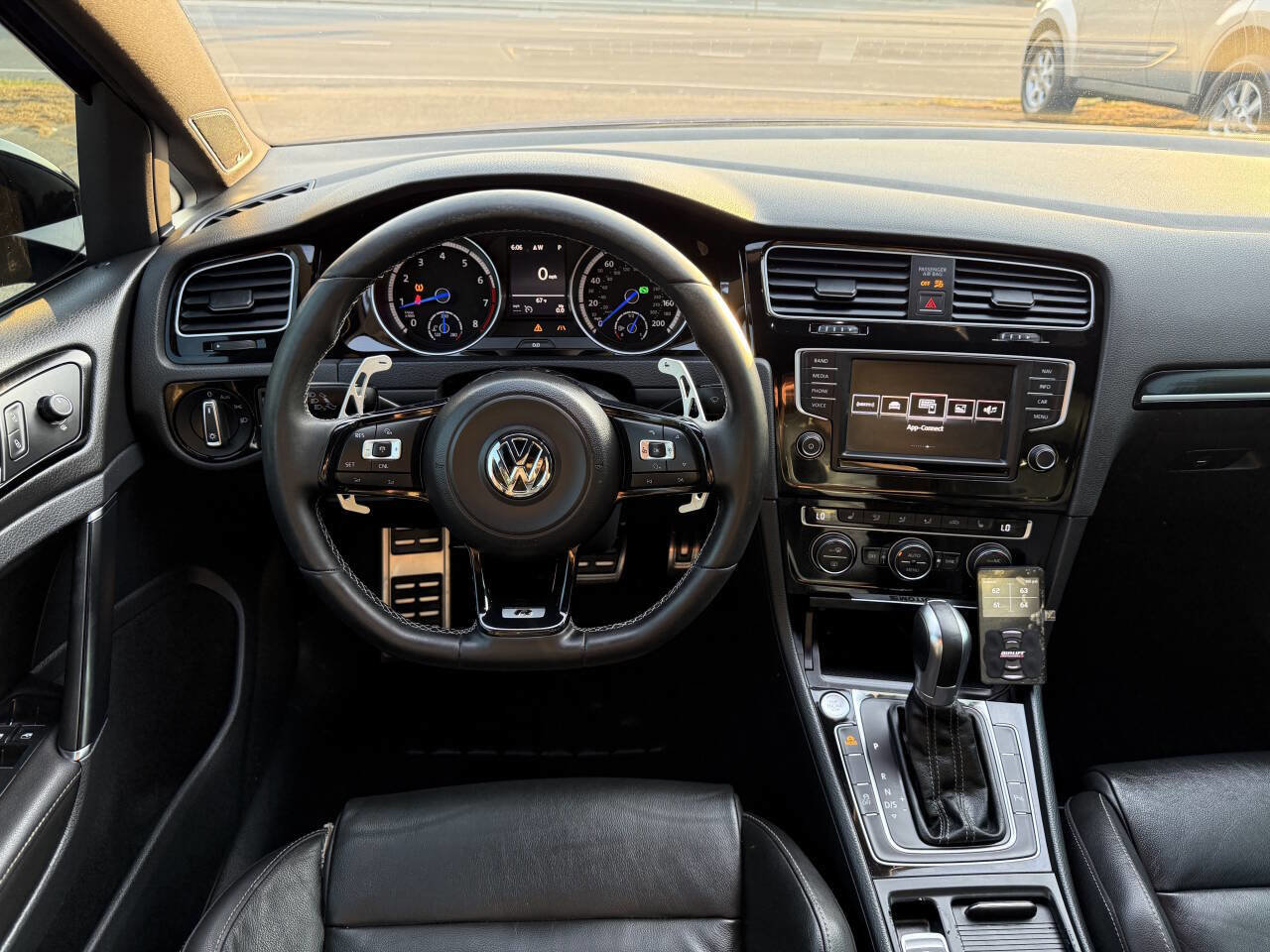 Used 2016 Volkswagen Golf R 4-Door AWD/4WD image 21