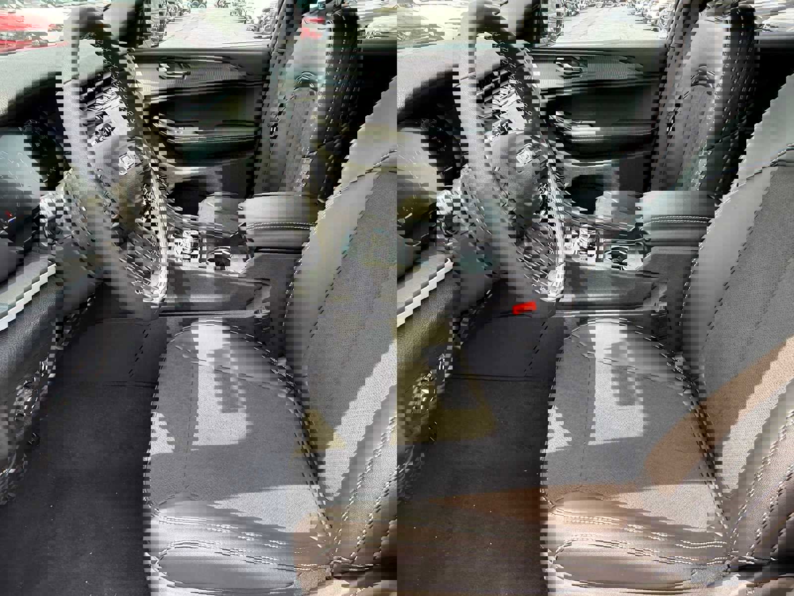 New 2025 Jeep Grand Cherokee Altitude image 8