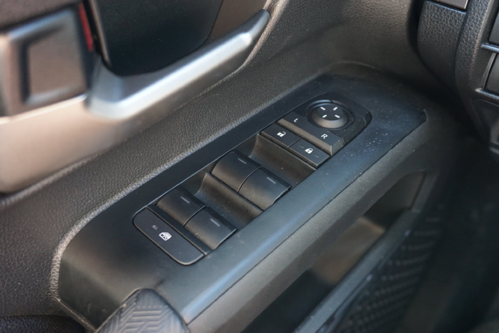 Used 2025 Toyota Tacoma TRD Off-Road AWD/4WD image 29