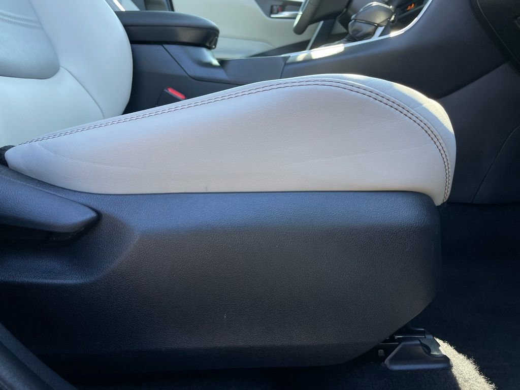 Used 2024 Toyota RAV4 XLE Premium image 31