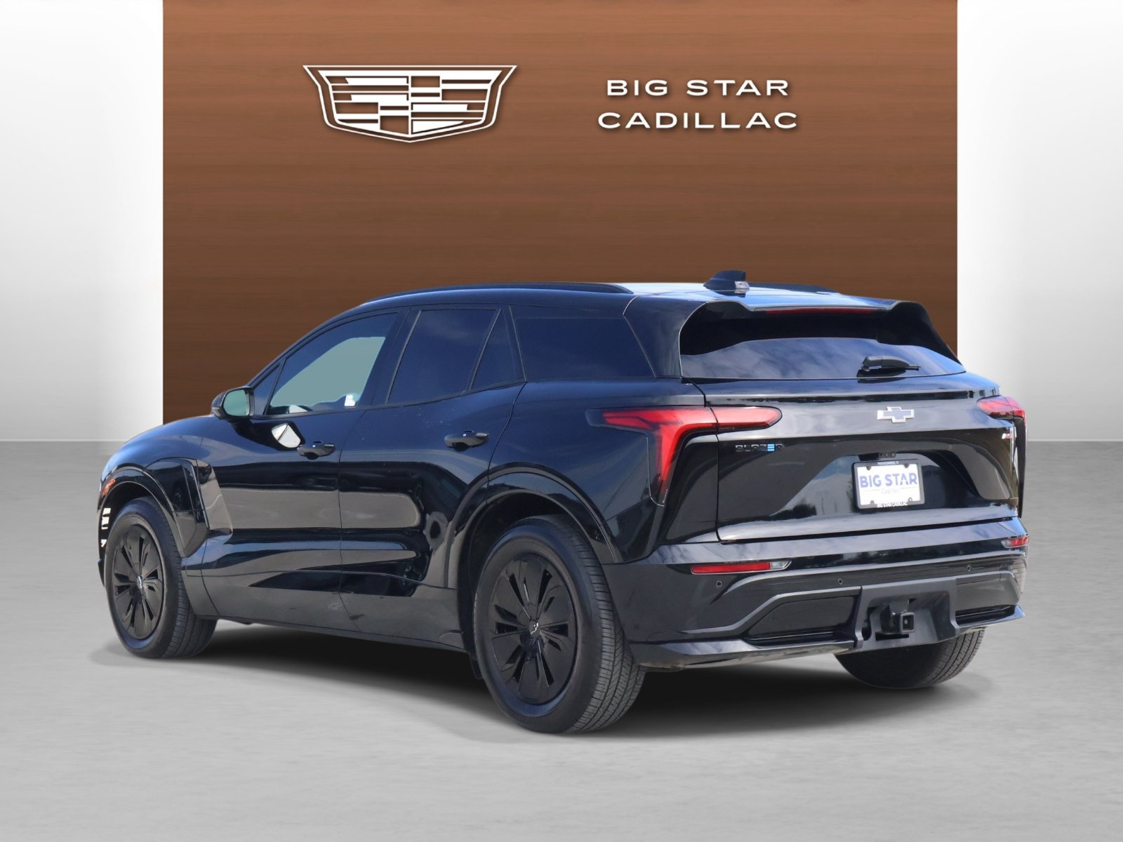 Used 2024 Chevrolet Blazer EV RS RWD image 2