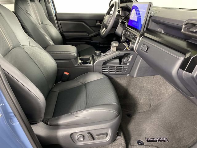 Used 2025 Toyota 4Runner Limited AWD/4WD image 11