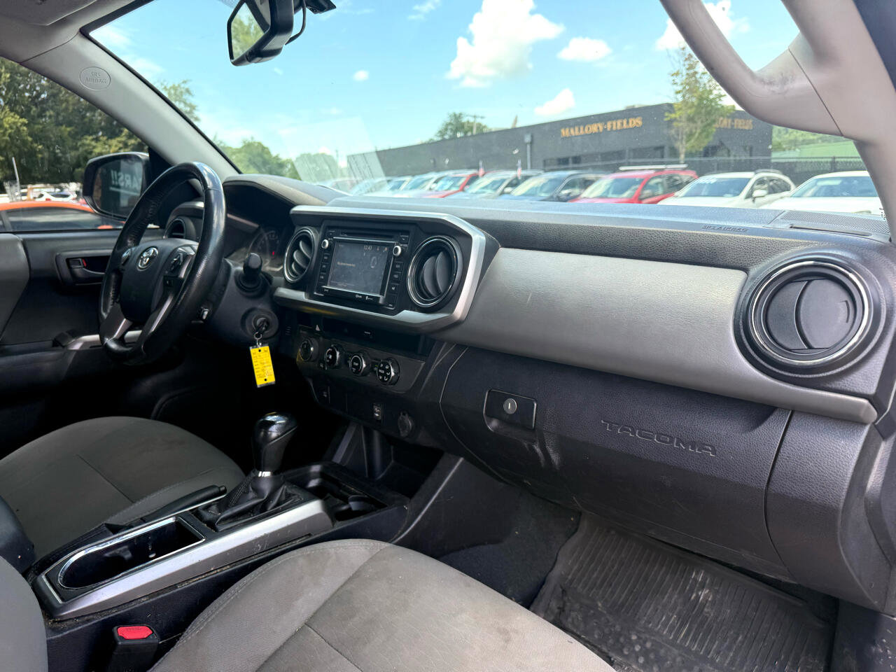 Used 2017 Toyota Tacoma SR5 image 25