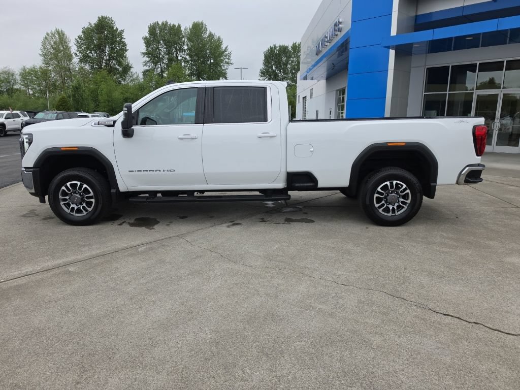 Used 2024 GMC Sierra 3500 SLE AWD/4WD image 2
