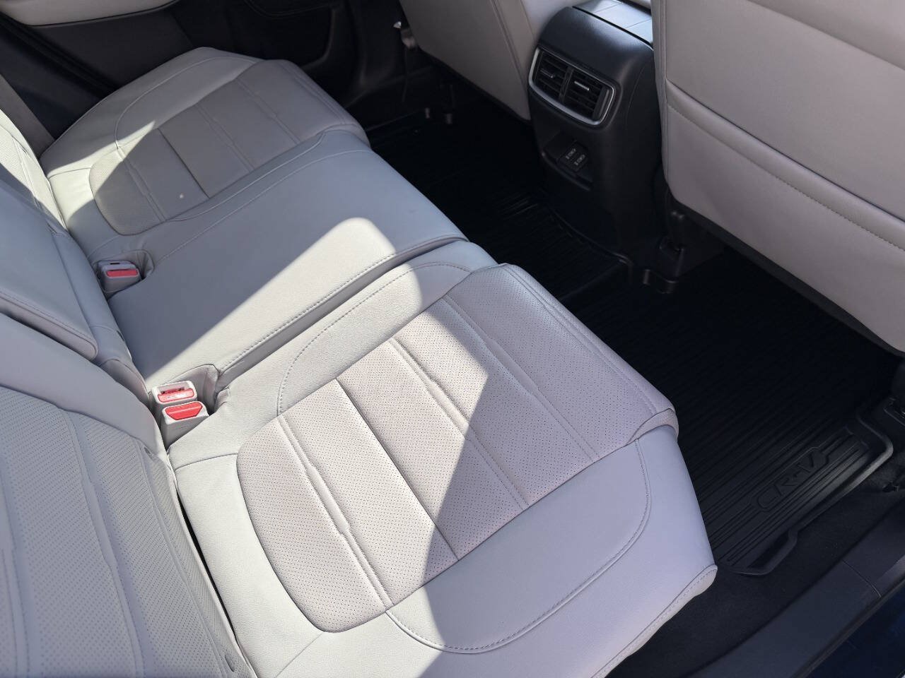 Used 2018 Honda CR-V Touring image 26